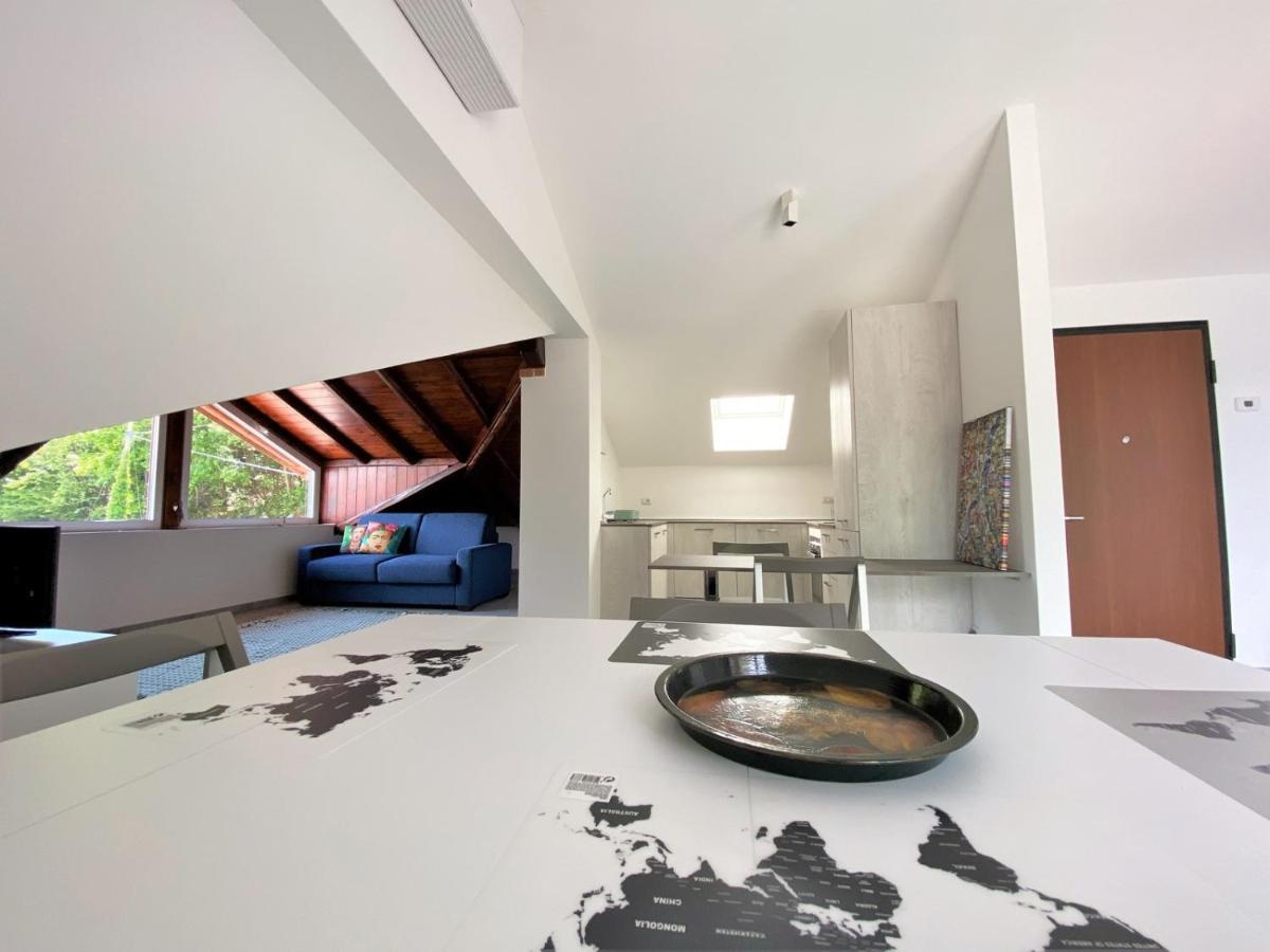 アルジェーニョLa Rondinella - Loft With Fantastic View On Lake Comoアパートメント エクステリア 写真