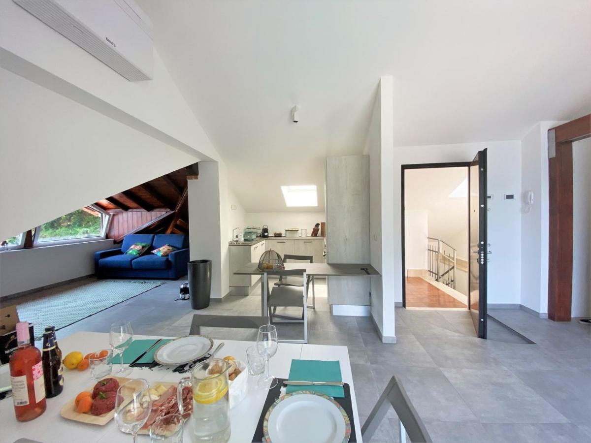 アルジェーニョLa Rondinella - Loft With Fantastic View On Lake Comoアパートメント エクステリア 写真